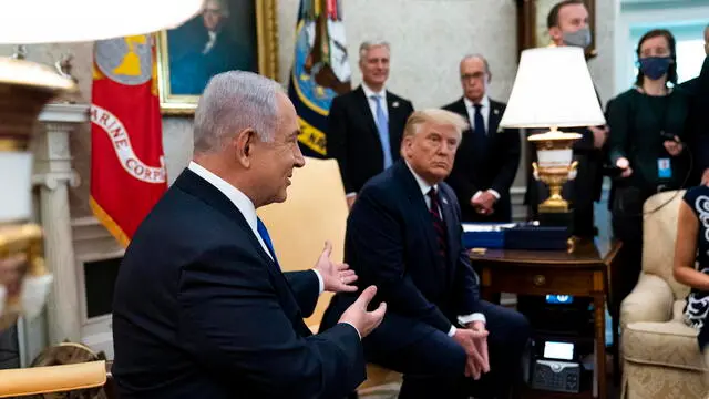 epa08671452 US President Donald Trump meets with Israeli Prime Minister Benjamin Netanyahu ahead of the Abraham Accords Signing Ceremony on the South Lawn of the White House, in Washington, DC, USA, 15 September 2020. EPA/Doug Mills / POOL