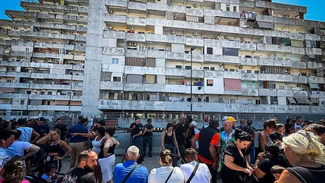 Crollo Scampia, il giorno dopo. Napoli 23 luglio 2024. ANSA/CESARE ABBATE