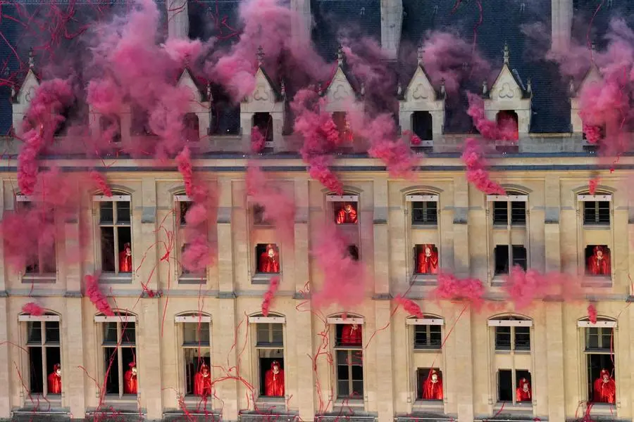 Olimpiadi Parigi 2024, le foto più belle della cerimonia di apertura