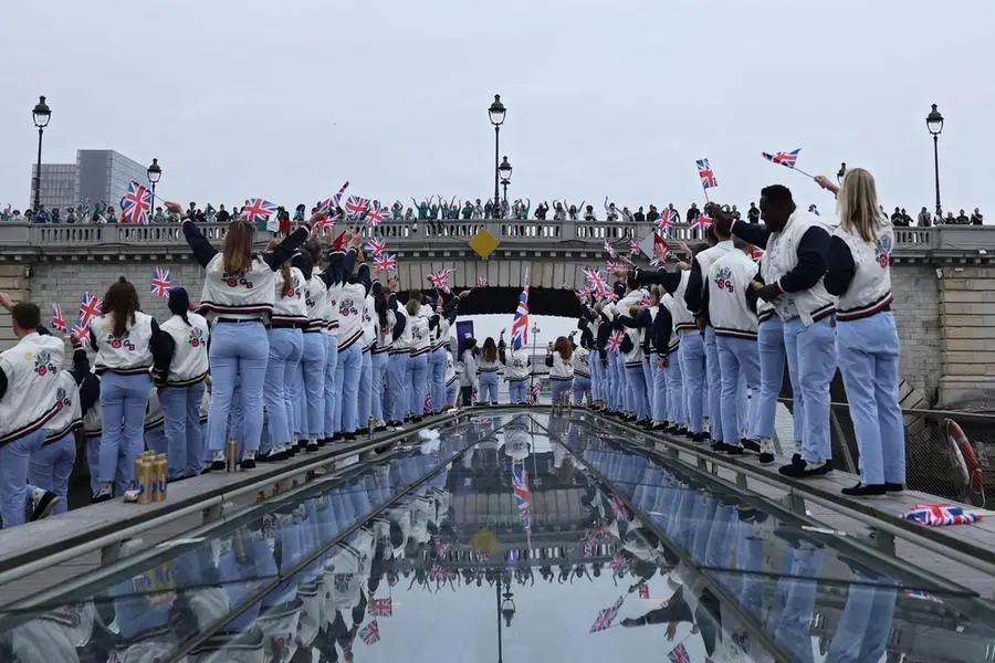 Olimpiadi Parigi 2024, le foto più belle della cerimonia di apertura