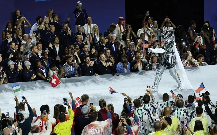 Olimpiadi Parigi 2024, le foto più belle della cerimonia di apertura