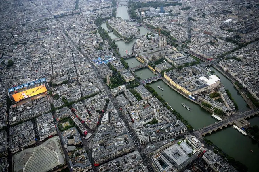 Olimpiadi Parigi 2024, le foto più belle della cerimonia di apertura