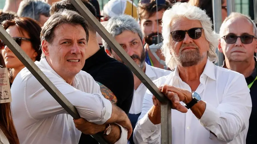 Giuseppe Conte e Beppe Grillo - Ansa © www.giornaledibrescia.it