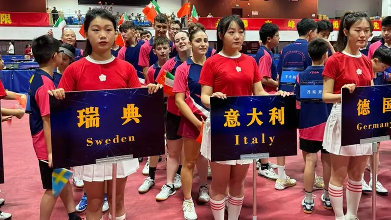 Tante le nazioni rappresentate nell'impianto di Huangshi - © www.giornaledibrescia.it