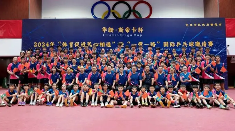 Tutti i piccoli atleti della «Huaxin Stiga cup» - © www.giornaledibrescia.it