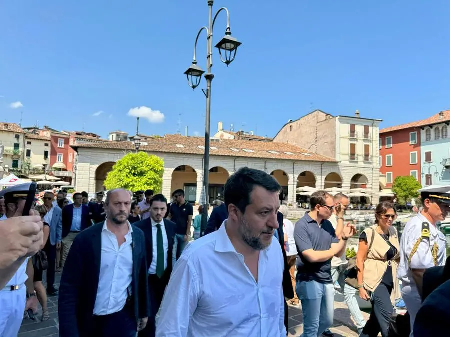 Il ministro Salvini a Desenzano per la Guardia Costiera