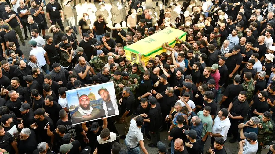 Funerale dei combattenti Hezbollah uccisi negli attacchi israeliani nel Libano meridionale - Foto Epa © www.giornaledibrescia.it