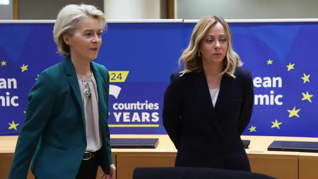 epa11235843 European Commission President Ursula von der Leyen and Italian Prime Minister Giorgia Meloni (R) during the second day of a European Council meeting in Brussels, Belgium, 22 March 2024. EU leaders are meeting in Brussels to discuss continued support for Ukraine, the developing situation in the Middle East, security and defense, enlargement, external relations, migration, agriculture as well as the European semester. EPA/OLIVIER HOSLET