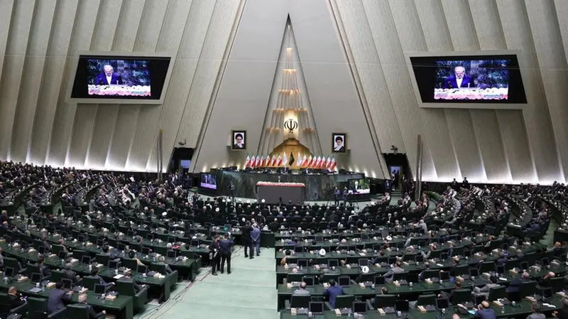 La cerimonia di inaugurazione di Masoud Pezeshkian - Foto Ansa/Epa/Abedin Taherkenareh © www.giornaledibrescia.it