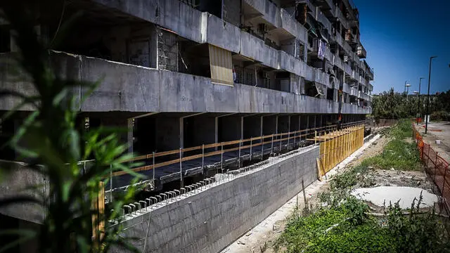 Crollo Scampia, il giorno dopo. Napoli 23 luglio 2024. ANSA/CESARE ABBATE