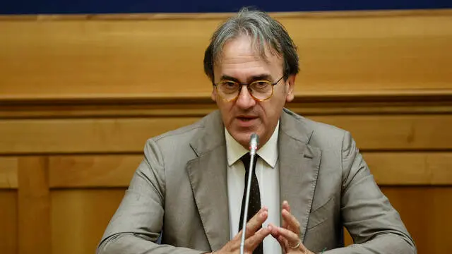 Il deputato Angelo Bonelli durante la conferenza stampa sul ponte di Messina, presso la Camera dei Deputati, Roma, 31 luglio 2024, ANSA/VINCENZO LIVIERI