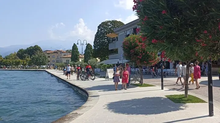 Il lungolago d'Iseo