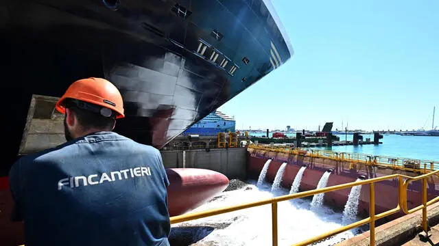 Explora II nel bacino del cantiere di Setri Ponente della Fincantieri, durante la cerimonia del varo. Genova, 06 settembre 2023. ANSA/LUCA ZENNARO