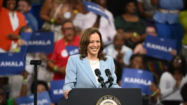 epa11510621 US Vice President Kamala Harris speaks during a campaign rally at Georgia State Convocation Center in Atlanta, Georgia, USA, 30 July 2024. EPA/EDWARD M. PIO RODA