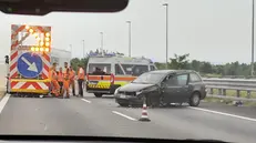 Un'auto coinvolta nell'incidente in A21 a Manerbio