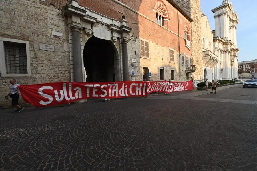 Il corteo pacifista contro le bombe nucleari