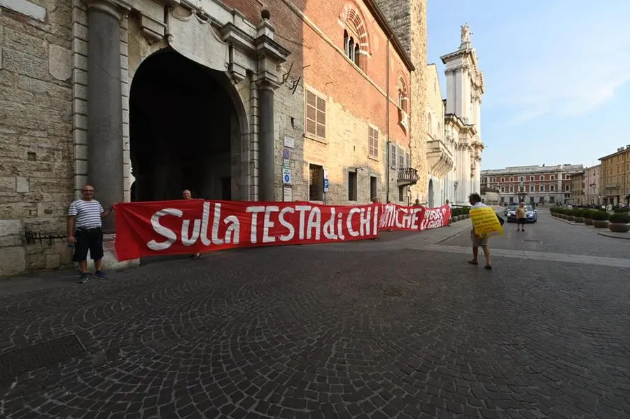 Il corteo pacifista contro le bombe nucleari