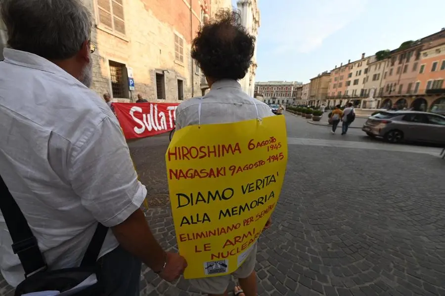 Il corteo pacifista contro le bombe nucleari