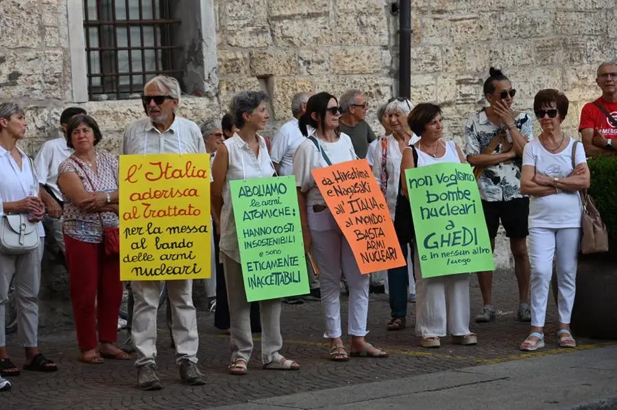 Il corteo pacifista contro le bombe nucleari