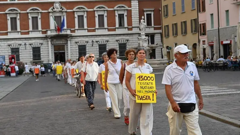 Il corteo pacifista contro le bombe nucleari