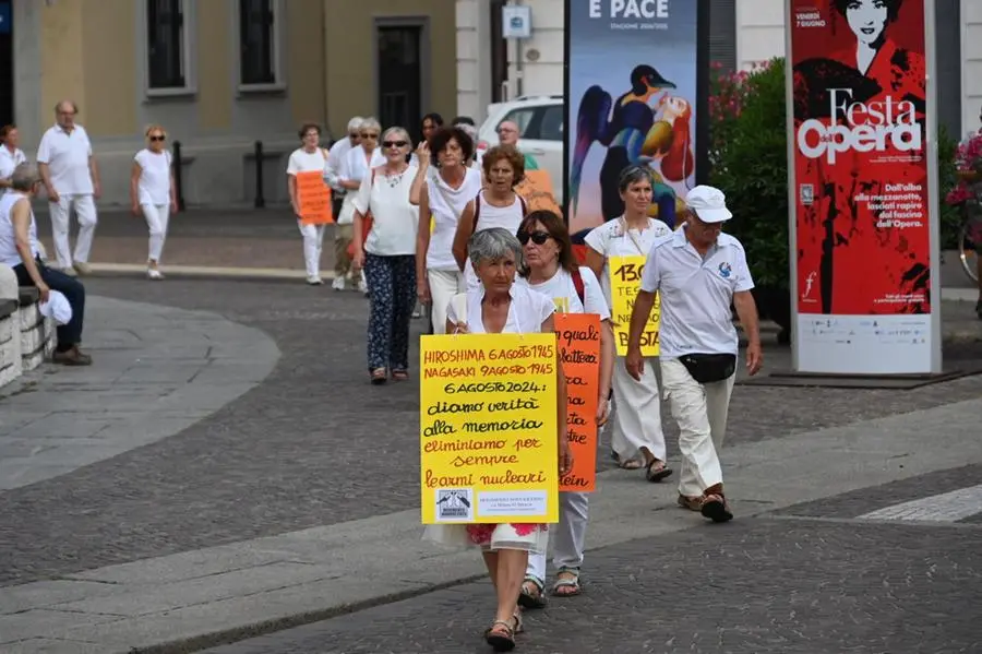 Il corteo pacifista contro le bombe nucleari