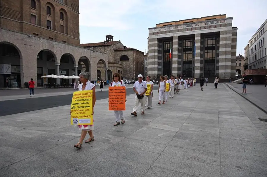 Il corteo pacifista contro le bombe nucleari