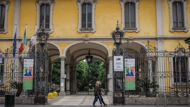 Veduta esterna del Pio Albergo Trivulzio la domenica pomeriggio - Milano Maggio 2021 Ansa/Matteo Corner