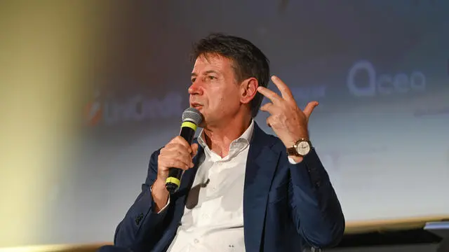 Giffoni valle Piana (SA) 26/07/2024 L'On. Giuseppe Conte incontra i ragazzi al Giffoni Film Festival. foto Massimo Pica/ANSA In foto Daniela Palumbo, Direttrice della filiale di Napoli della Banca d'Italia, durante il Convegno "Il Polso dell'Economia" promosso dalla Banca d'Italia nell'ambito del programma "In viaggio con la Banca d'Italia" Giffoni Valle Piana (SA) 26/07/2024 L'On. Elly Schein stamani al Giffoni Film Festival. foto Massimo Pica/ANSA