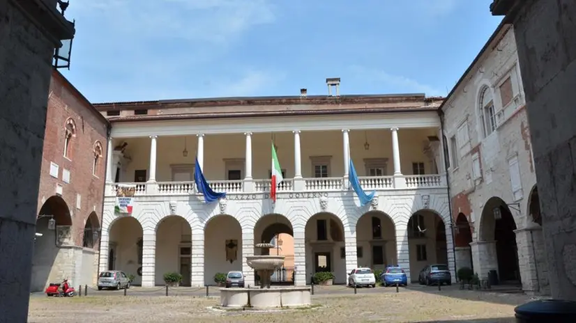 Palazzo Broletto, sede della Provincia © www.giornaledibrescia.it