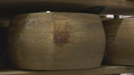 Infine, la forma viene marchiata a fuoco © www.giornaledibrescia.it