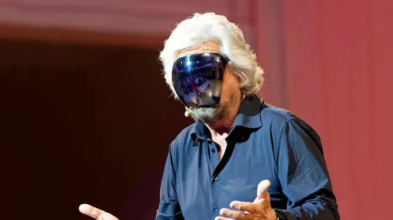 Beppe Grillo a Brescia al Dis_Play lo scorso maggio - Foto © www.giornaledibrescia.it