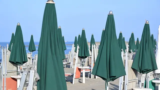 Lo stabilimento Belsito di Ostia aderisce allo sciopero dei balneari. Roma, 9 agosto 2024. ANSA/CLAUDIO PERI