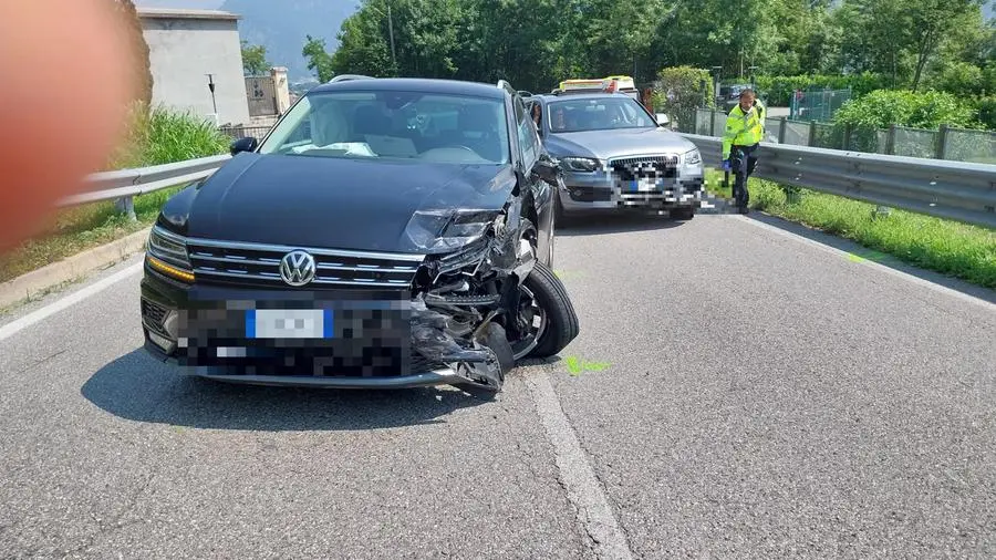 Scooterista travolto da un'auto sulla 237 del Caffaro