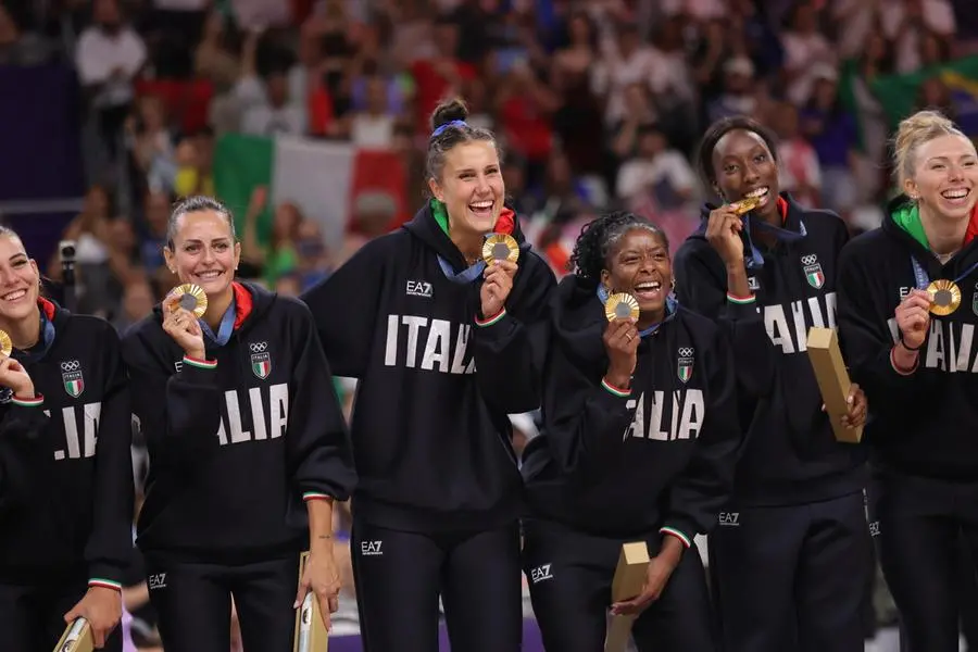 Anna Danesi festeggia l'oro con l'Italvolley