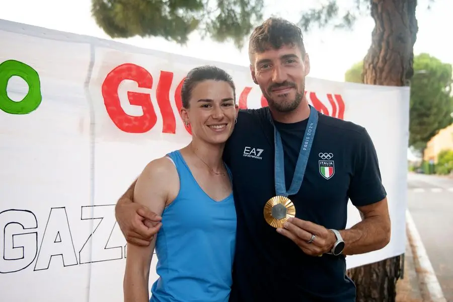 SPORT CANOA RONCADELLE FESTEA A SORPRESA PER GIOVANNI DE GENNARO NELLA FOTO GIOVANNI DE GENNARO CON LA FIDANZATA 11-08-2024 PIERPAOLO PAPETTI AGENZIA NEWREPORTER