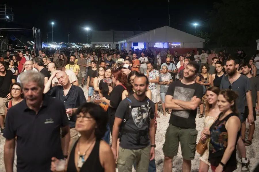 La Treves Blues Band e Lou Marini alla Festa di Radio Onda d'Urto