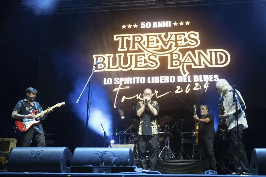 La Treves Blues Band e Lou Marini alla Festa di Radio Onda d'Urto