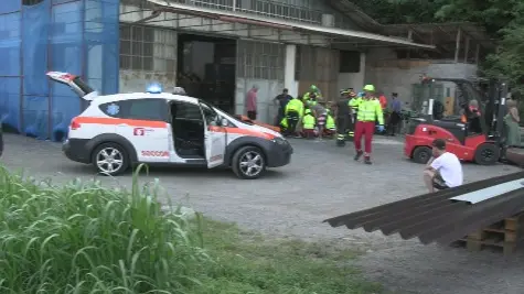 I soccorsi agli operai infortunati a Gratacasolo (Pisogne)