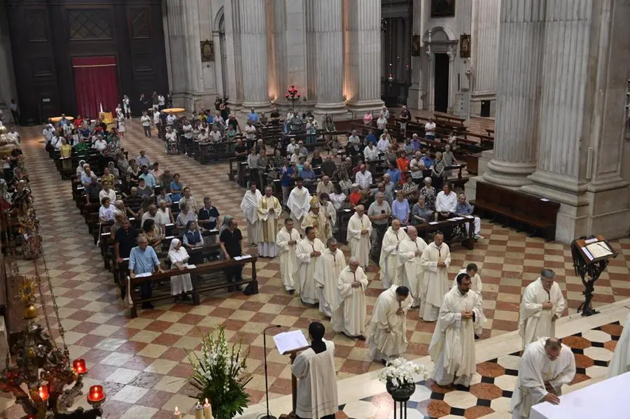 Il Vescovo celebra in duomo del Pontificale dell'Assunta