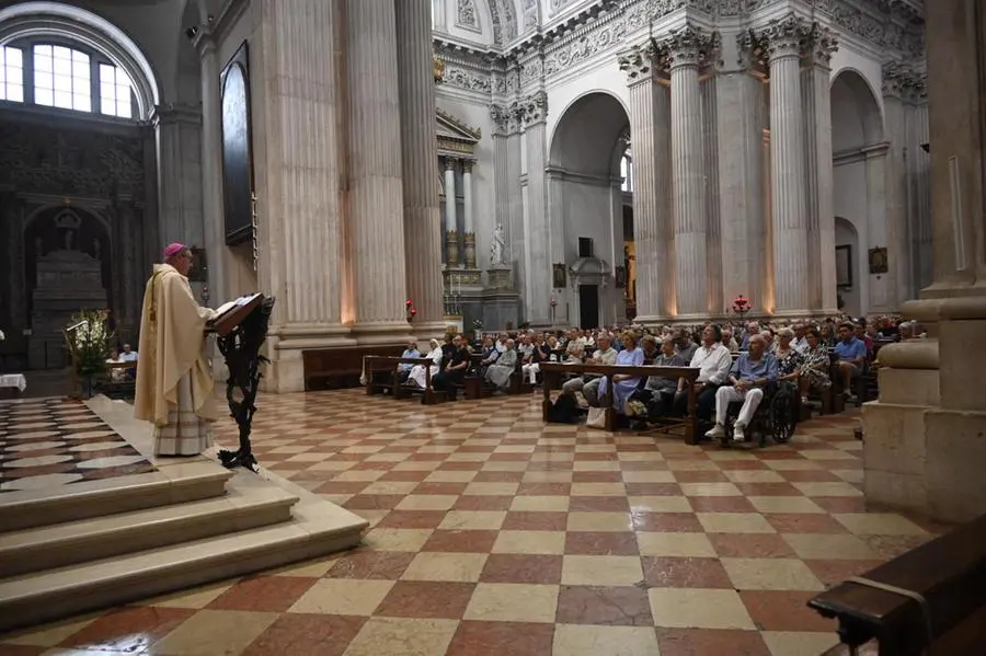 Il Vescovo celebra in duomo del Pontificale dell'Assunta