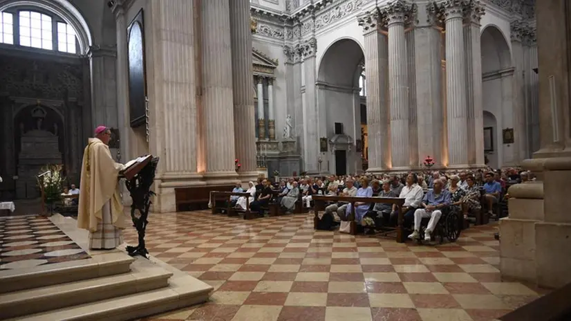 Il Vescovo celebra in duomo del Pontificale dell'Assunta