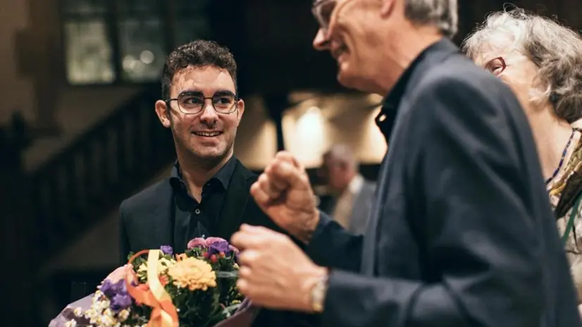 L'organista Francesco Botti durante le premiazioni in Olanda - © www.giornaledibrescia.it