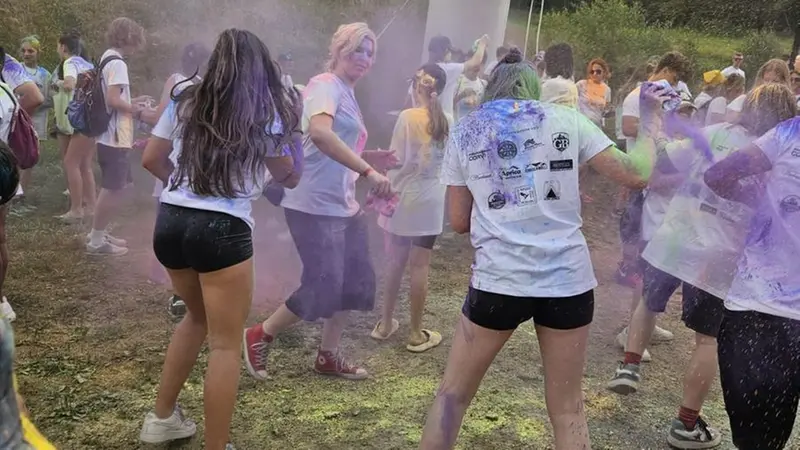 Il gruppo ha visitato l'Aprica e ha partecipato alla Festa dei colori - © www.giornaledibrescia.it