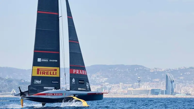 L'imbarcazione italiana Luna Rossa