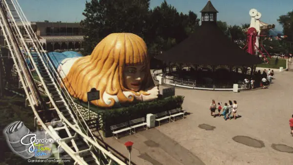 Il corpo di Eva in una foto d'archivio di www.gardalandtamtam.com - Foto © Gardaland Tam Tam