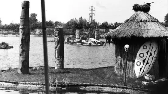 Il villaggio Masai di Hobbyland in una foto d'archivio - Foto © www.giornaledibrescia.it