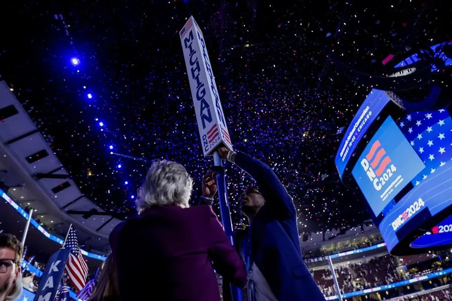 Kamala Harris alla convention del Partito democratico a Chicago