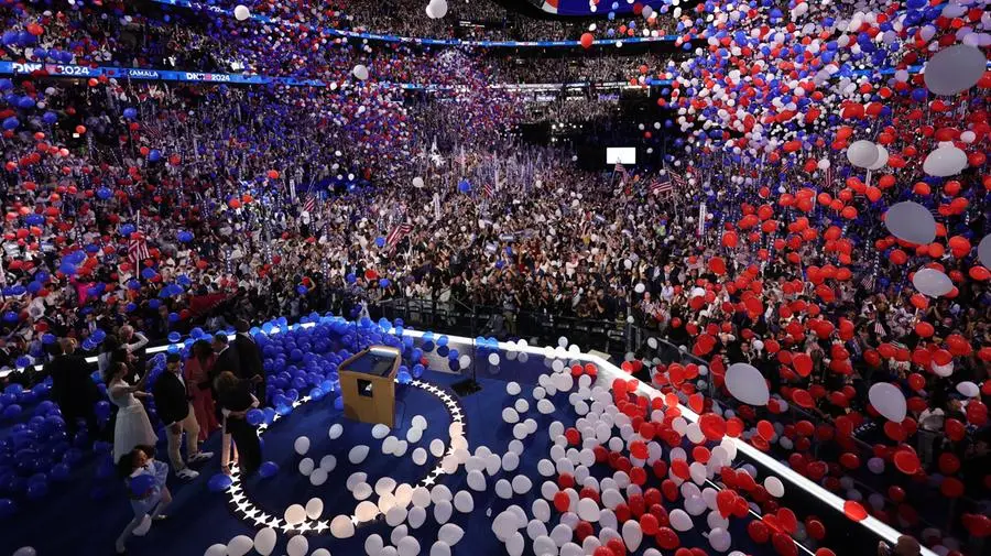 Kamala Harris alla convention del Partito democratico a Chicago