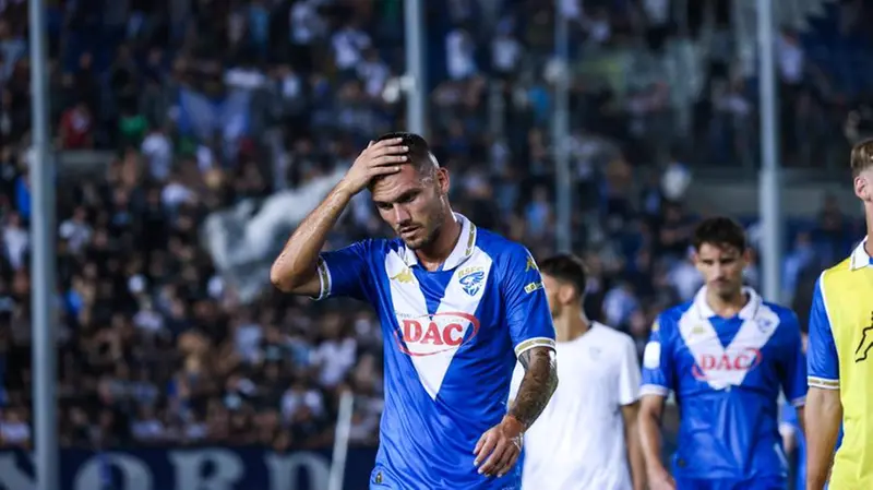 Anche la sfortuna è stata un fattore: annullato un gol per fuorigioco millimetrico di Bianchi - Foto New Reporter © www.giornaledibrescia.it