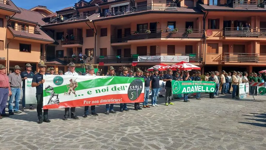 Numerose le Penne nere presenti all'Adunata nazionale - © www.giornaledibrescia.it